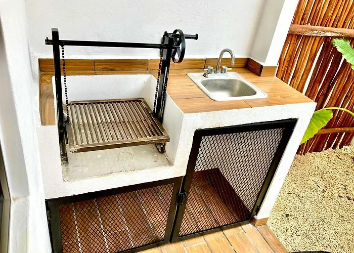 Chic 2br Condo, Private Jacuzzi And 2 Free Bikes