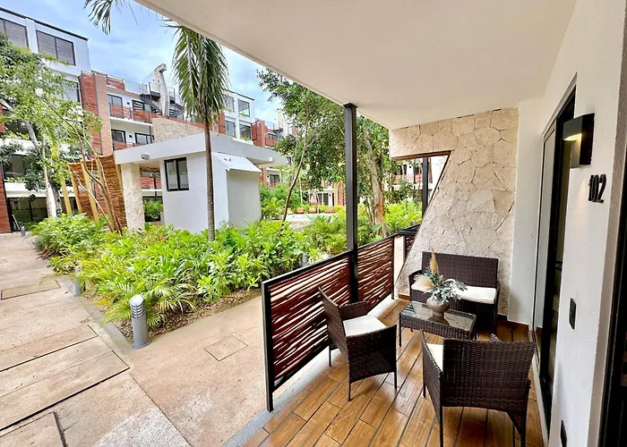 Chic 2br Condo, Private Jacuzzi And 2 Free Bikes